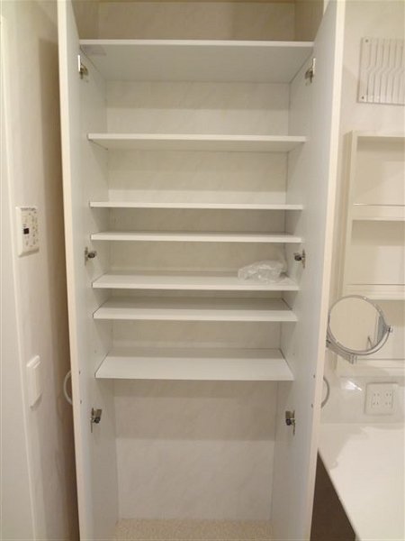 ティルタ　サリ 玄関