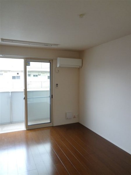 ティルタ　サリ ベッドルーム