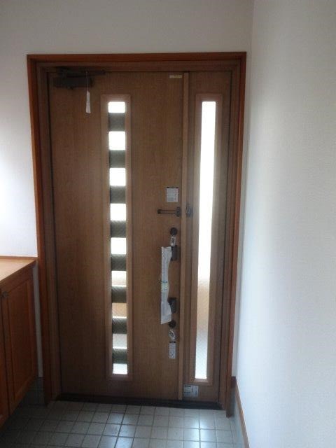 下連雀4-13テラスハウス   玄関