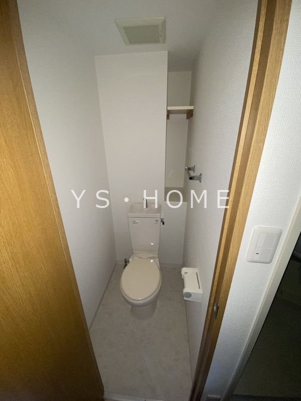 アドニス・モリヤ その他1