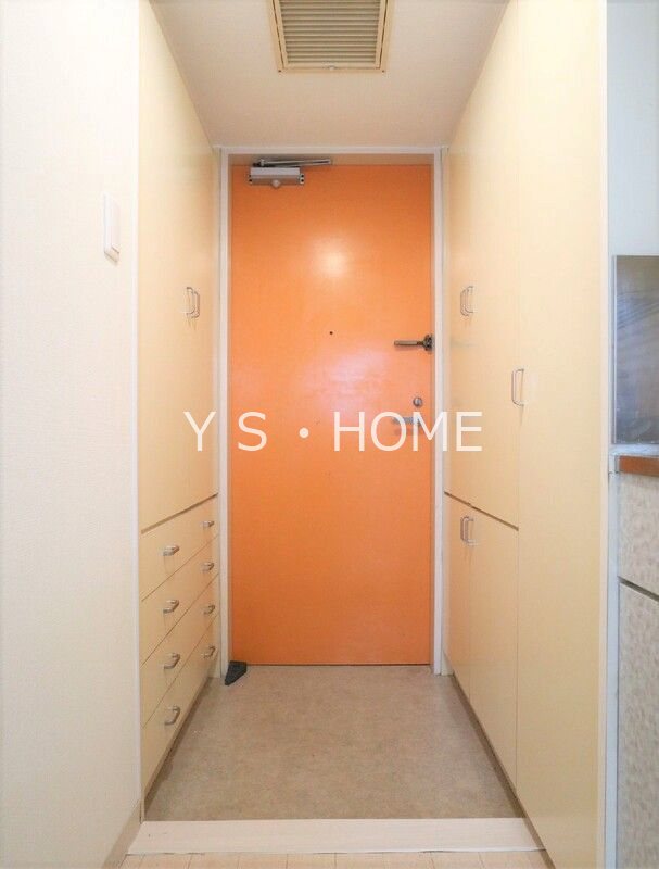 国分寺シティハイツ 玄関