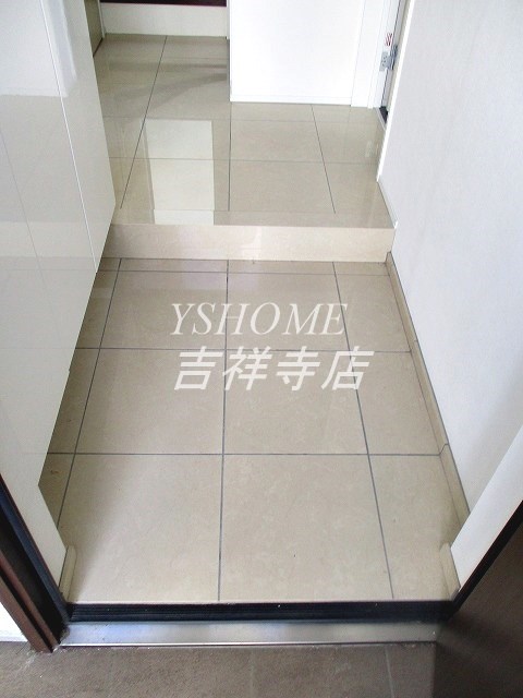 西荻ミッドガーデン 玄関