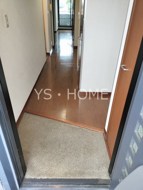 コンフォール武蔵野 玄関