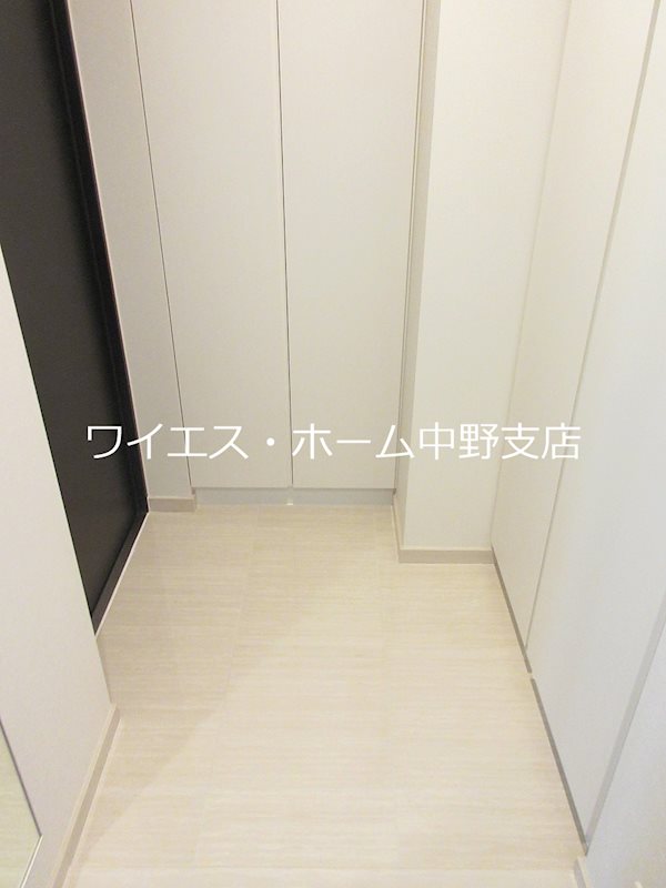 コンフォリア新中野  玄関