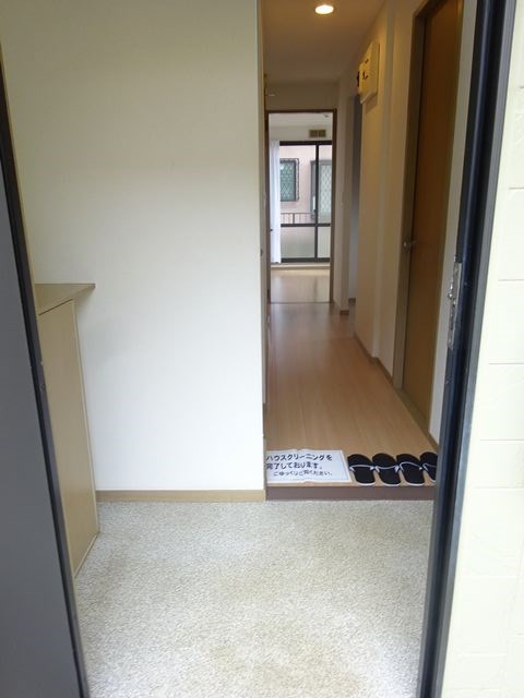 アールメゾン国立 玄関