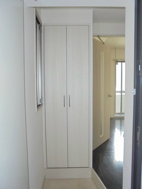 リブリ・Lavarie国分寺 玄関