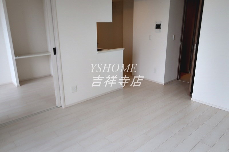 トラープランド翠命館 リビング