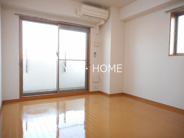 ジェン・ルー リビング