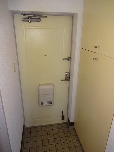 ロイヤルハイネス 玄関