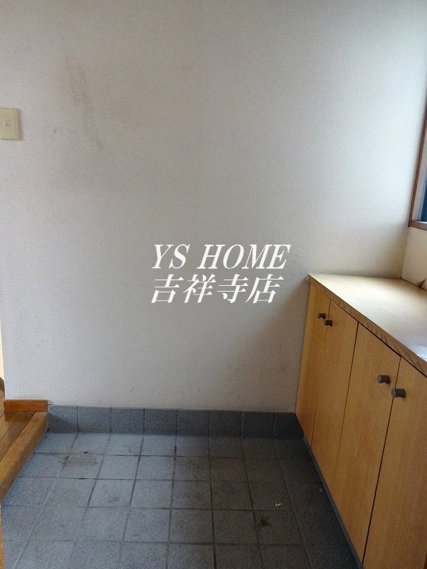 三鷹新川プラザ 玄関