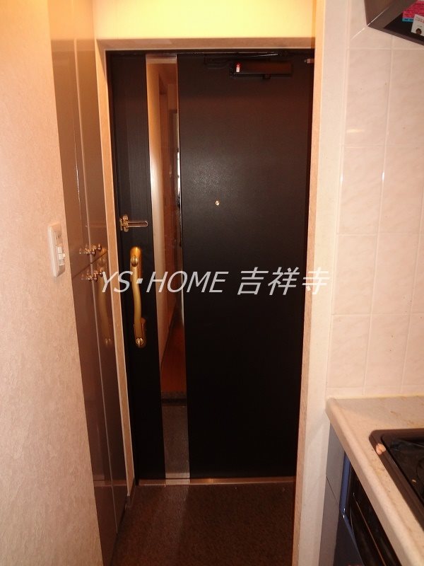 フェニックス吉祥寺弐番館 玄関