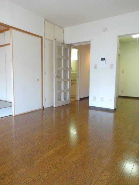 コーポレート小金井梶野通り　5号   リビング