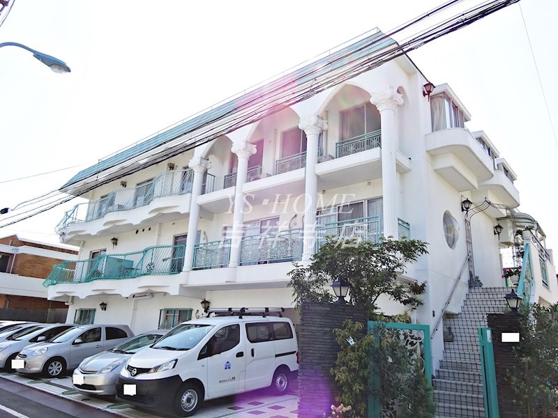 アゼールリドー 外観