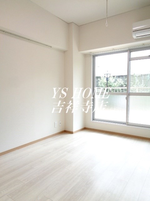 アゼールリドー ベッドルーム