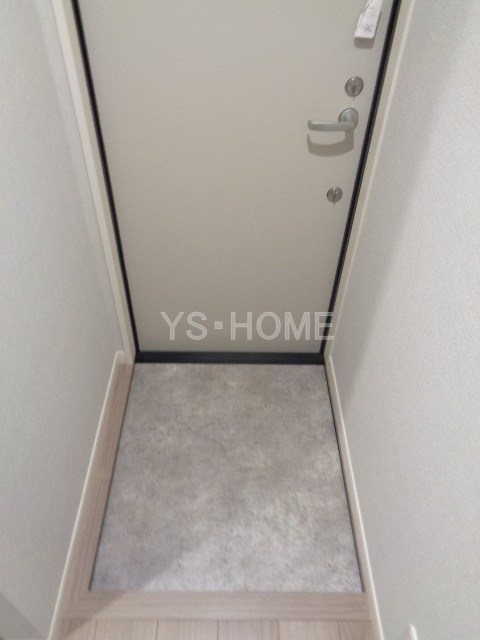 フローリー西荻 玄関