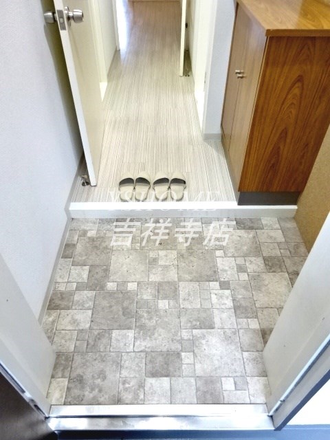 ハイツおその井2号棟 玄関