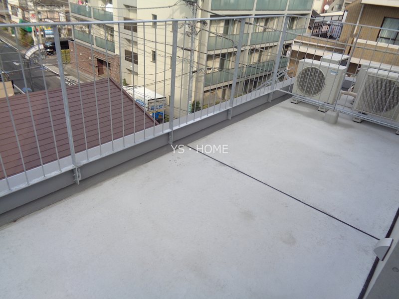 Fons Lucis Izumi ベランダ