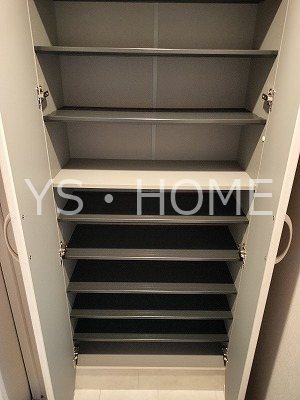 レジディア吉祥寺 玄関