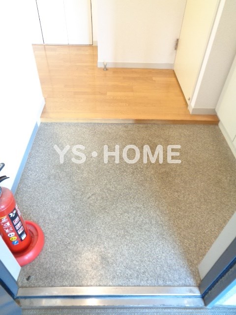 ハイエスト荻窪 玄関