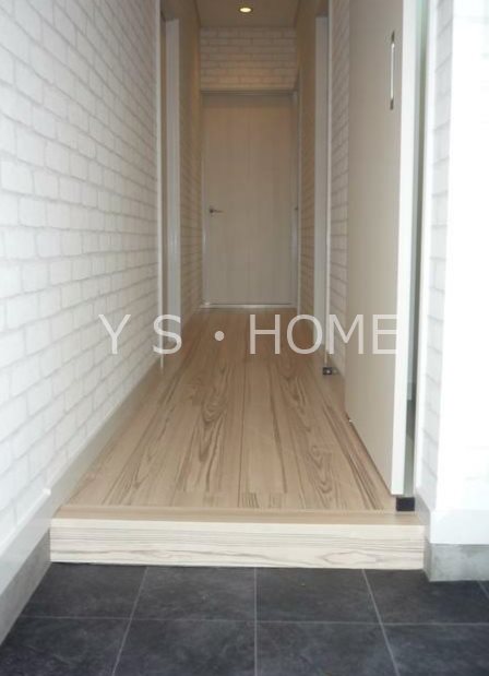 エステート国立  玄関