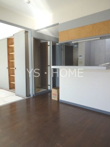 オーツーサカイ リビング