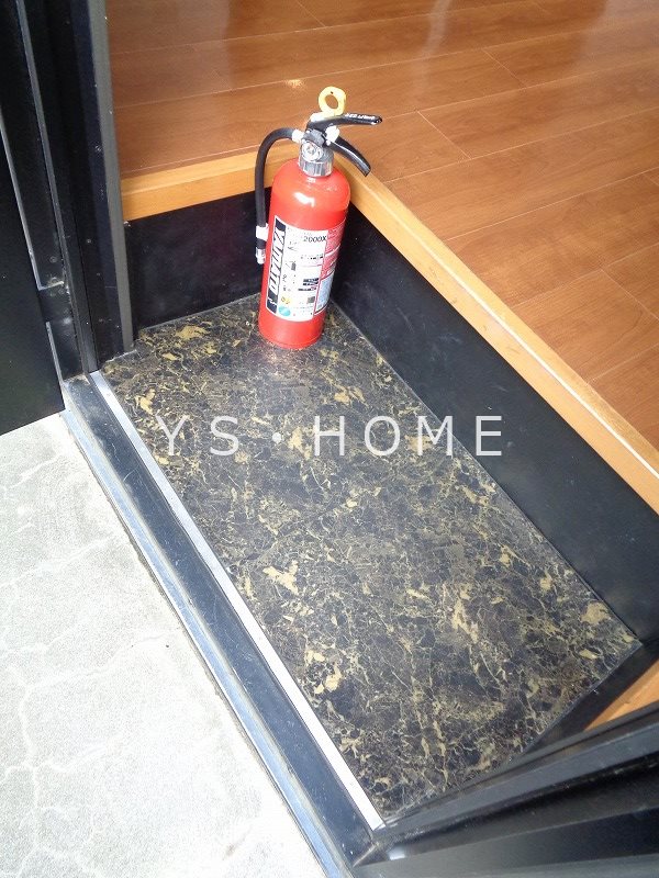 MRハイムⅡ 玄関