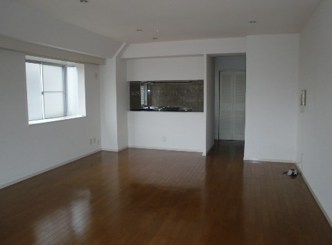 フラッツ・ジュン リビング