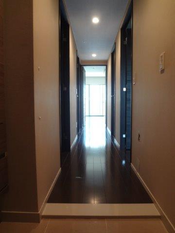 ヴィーガーデンザ・レジデンス 玄関