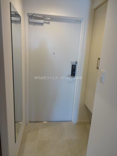 グランシャルール武蔵境 玄関