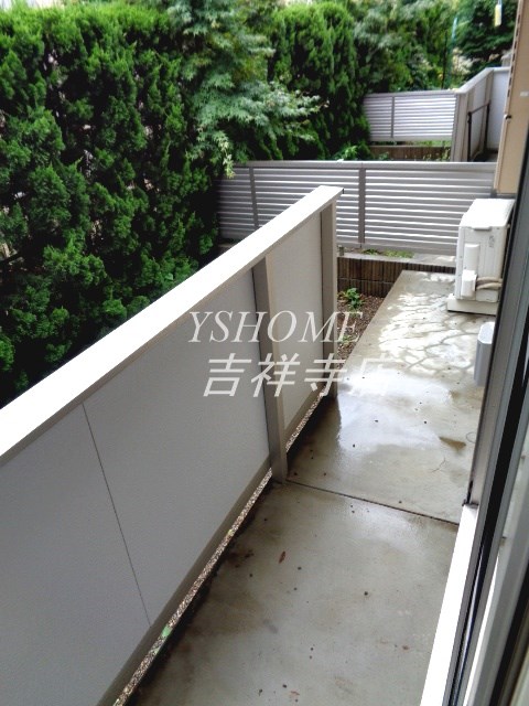 ガーデンハウスB ベランダ