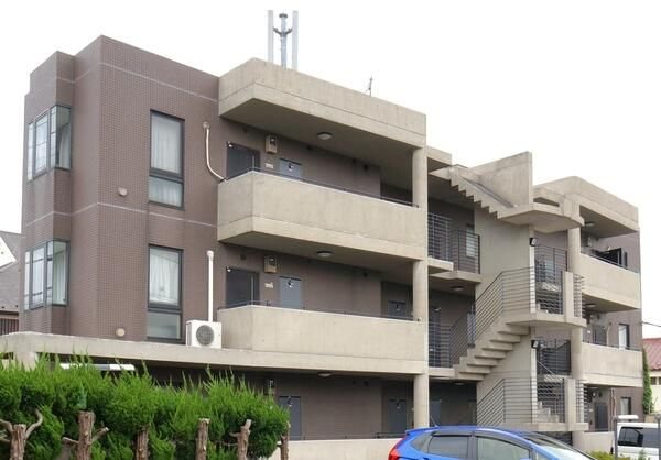 T&rsquo;s　garden　MITAKADAI 外観