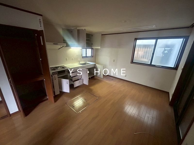 三鷹上連雀２丁目戸建て リビング