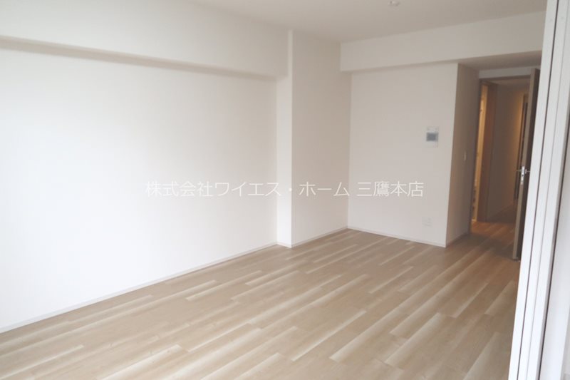 トラープランド翠命館 リビング