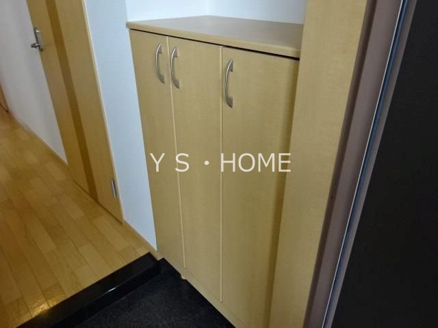 アンシャンテ 玄関