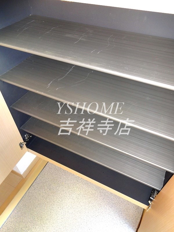 シュールコテデュパルク 玄関