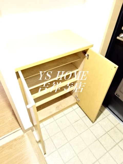 マンションカメリア弐番館  玄関