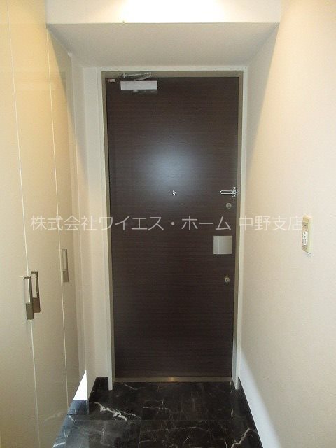 アトラスタワー西新宿  玄関