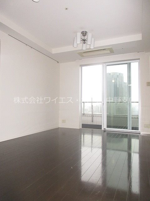 アトラスタワー西新宿  リビング