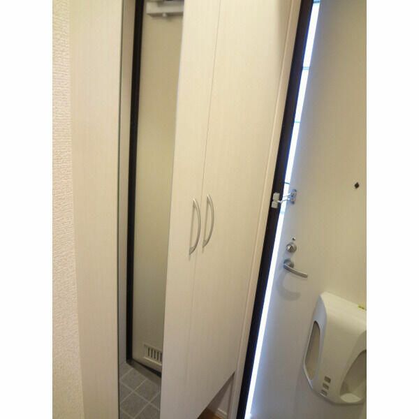 ローズガーデン 玄関