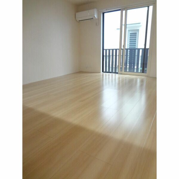 ローズガーデン ベッドルーム