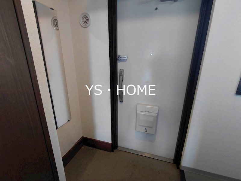 メゾンドール野方 玄関