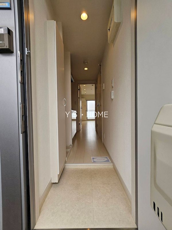 リブリ・虹 玄関