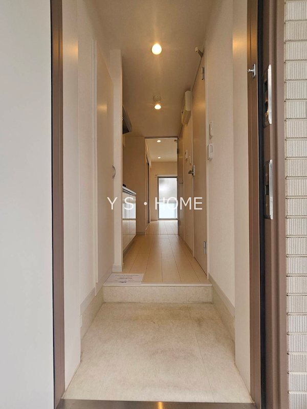 リブリ・ルビアス 玄関