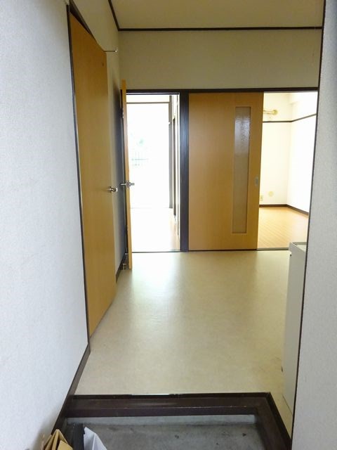 国分寺ヴィレッジ 玄関