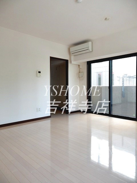 プレミールコート リビング