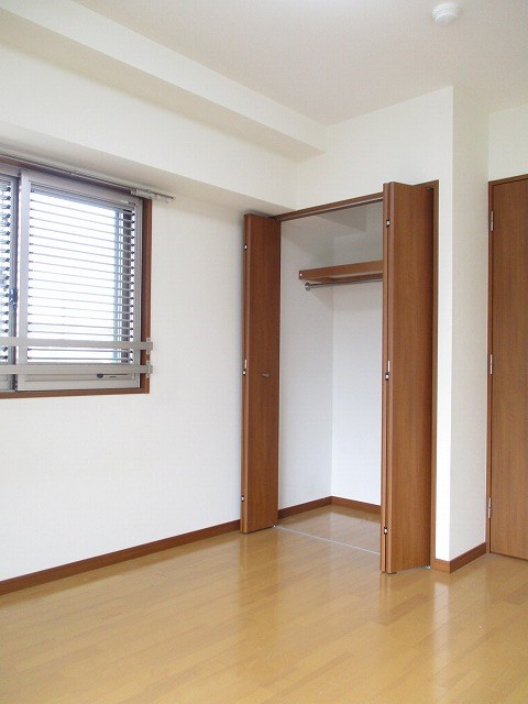 コーマ ディ ルッソ ベッドルーム