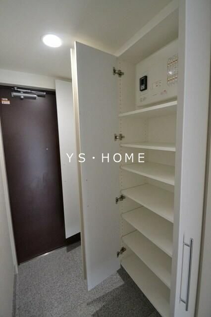 コートルミエール 玄関