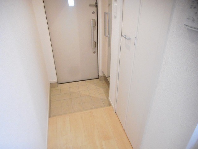 クアトロポルテ 玄関