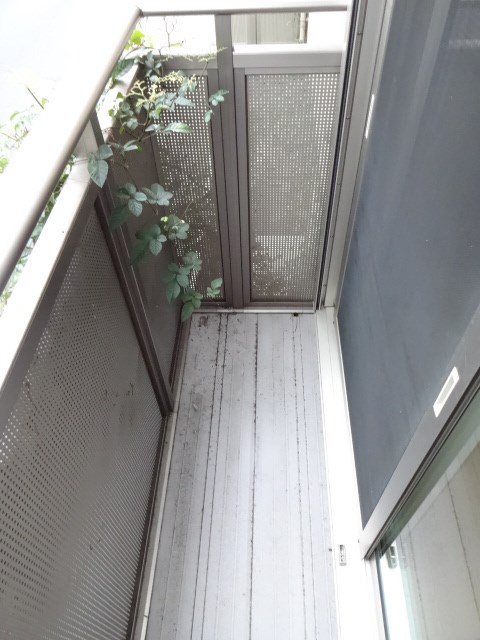 ガーデンテラス国立D棟  ベランダ