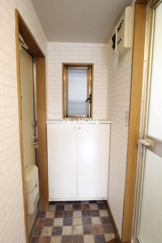 メゾン・ド・リラ 玄関